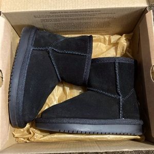 These are toddler shoes there kinda new. They are also girl shoes